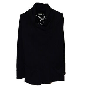LOGO Lounge Black Top